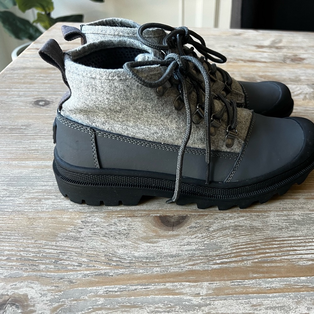 TOMS Women’s Cordova Size 7.5 Wool and Leather Boot